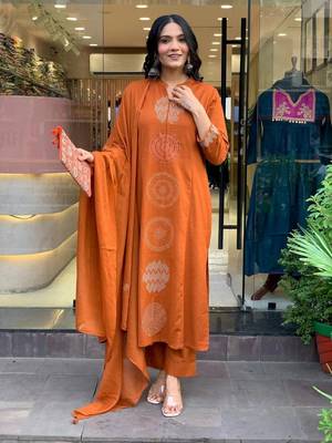 Rust orange embroidered cotton suit set with dupatta 4