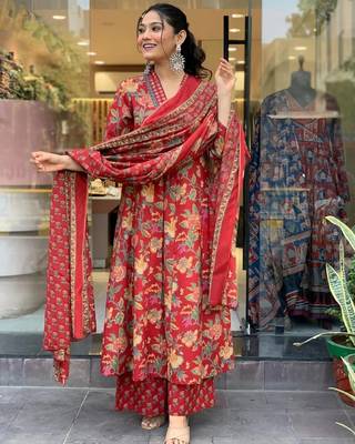 Reddish floral printed cotton suit set with mulmul dupatta 3