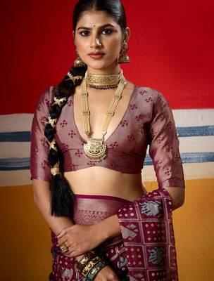 maroon brasso border work saree 5