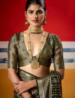 black brasso border work saree 4
