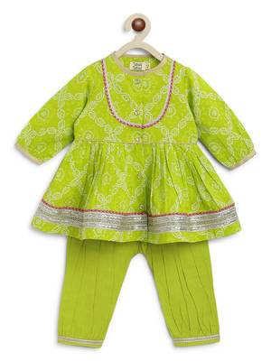 Green printed cotton kurta set 1