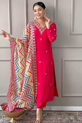 Pink color silk blend embroidred kurti pant dupatta