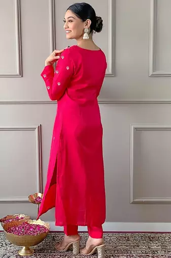 Pink color silk blend embroidred kurti pant dupatta