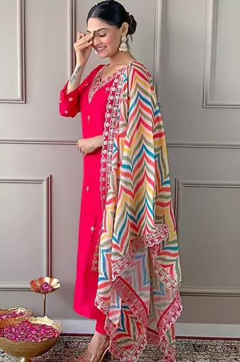 Pink color silk blend embroidred kurti pant dupatta