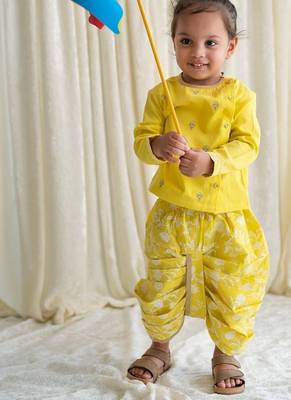 Yellow embroidered cotton kurta set 1
