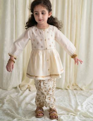Cream embroidered cotton kurta set 1