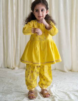 Yellow embroidered cotton kurta set 1