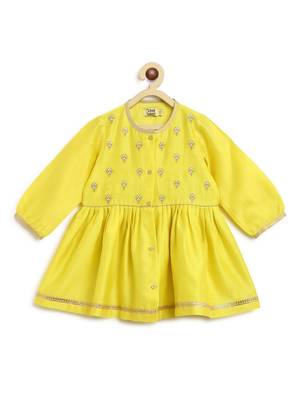 Yellow embroidered cotton kurta set 4