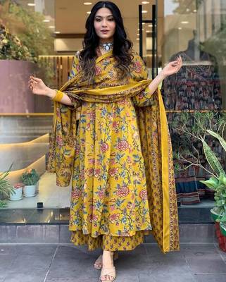Floral printed cotton kurta and pant set with mulmul dupatta 2