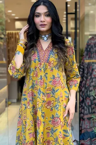 Floral printed cotton kurta and pant set with mulmul dupatta
