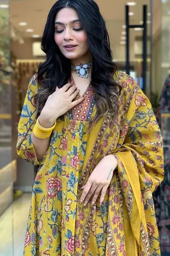 Floral printed cotton kurta and pant set with mulmul dupatta