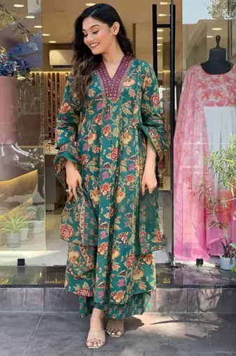 Green floral printed cotton kurta and pant set with mulmul dupatta