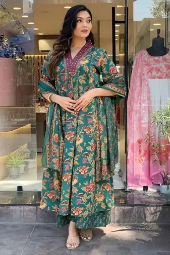 Green floral printed cotton kurta and pant set with mulmul dupatta