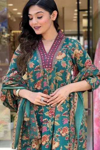 Green floral printed cotton kurta and pant set with mulmul dupatta
