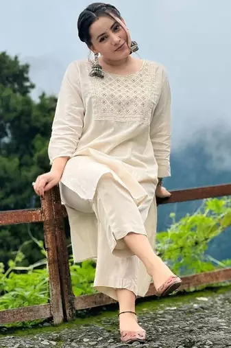 Off white embroidered cotton kurta and pant set