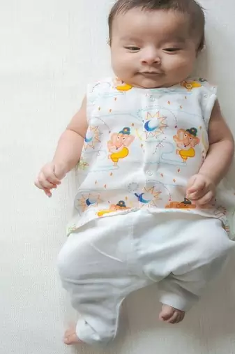 White embroidered cotton jhabla set