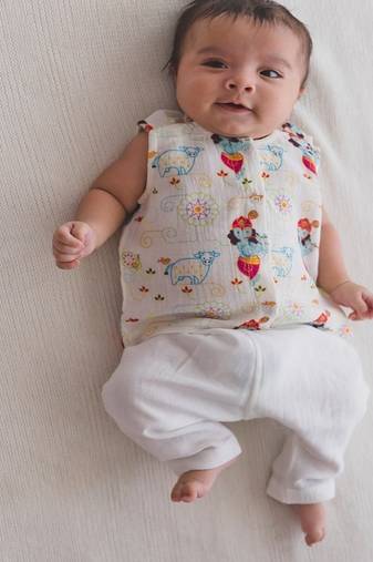 White embroidered cotton jhabla set