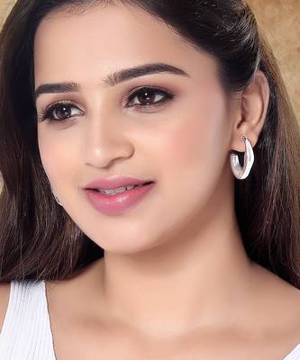 Trendy chunki earrings for women  1