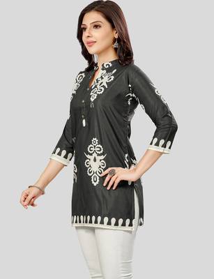  poly crepe printed short kurti 3