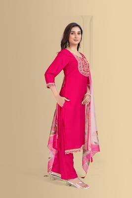 Rani color silk blend embroidred kurti pant dupatta 4
