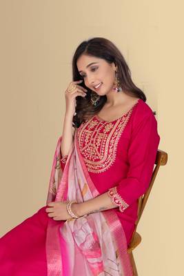 Rani color silk blend embroidred kurti pant dupatta 5