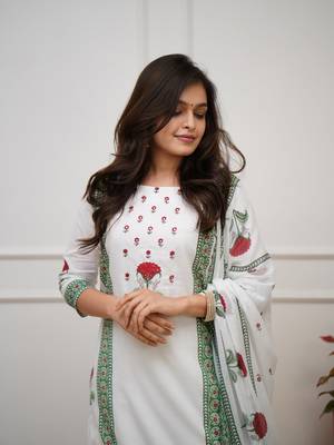 White Floral Printed Cotton Kurta Pant Set with Dupatta 2