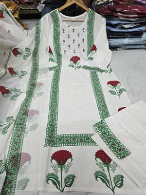 White Floral Printed Cotton Kurta Pant Set with Dupatta 5