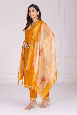 Musturd color silk blend v-neck embroidred kurti pant dupatta 3