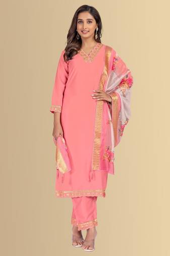 Peach color silk blend v-neck embroidred kurti pant dupatta