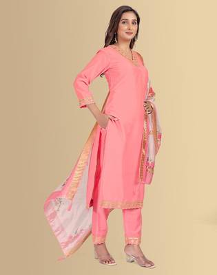 Peach silk blend v-neck embroidred kurti pant dupatta 4