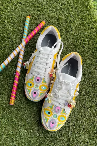 Yellow mirror embroidered leather sneaker