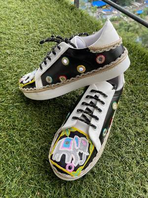 Black mirror embroidered leather sneaker 3