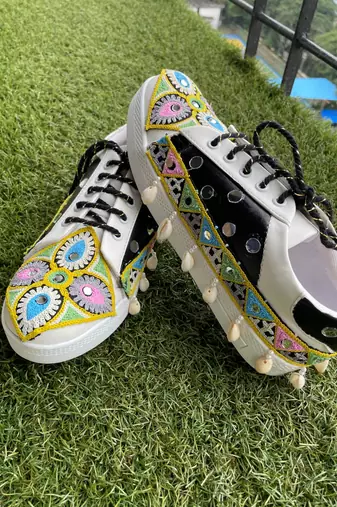 Black mirror embroidered leather sneaker