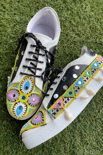 Black mirror embroidered leather sneaker