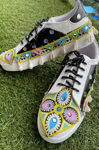 Black mirror embroidered leather sneaker