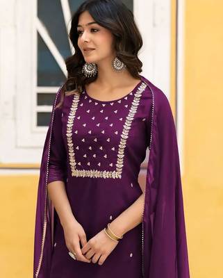 Rayon embroidery work kurta set with nazmin fabric dupatta 3