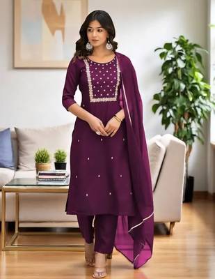 Rayon embroidery work kurta set with nazmin fabric dupatta 4