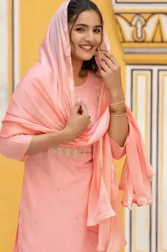 Rayon spun slub fabric embroidery work kurta set with nazmin fabric dupatta