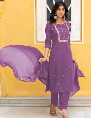 Rayon spun slub fabric embroidery work kurta set with nazmin fabric dupatta 2