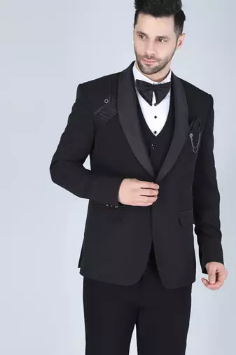 Black 5 pc designer suit with pintex detailing