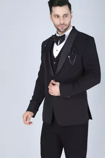 Black 5 pc designer suit with pintex detailing