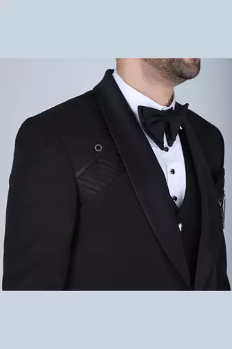 Black 5 pc designer suit with pintex detailing