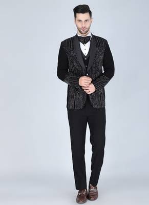 Black 5 pc embroidered designer tuxedo suit for men 2