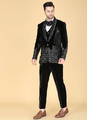 Black 5 pc embroidered designer tuxedo suit for men 2