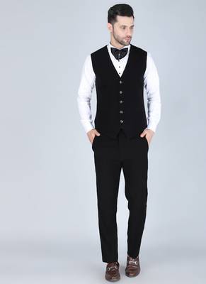 Black 5 pc metal embroidered tuxedo suit for men 3