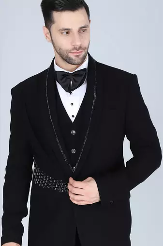 Black 5 pc metal embroidered tuxedo suit for men