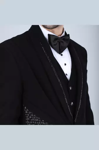 Black 5 pc metal embroidered tuxedo suit for men
