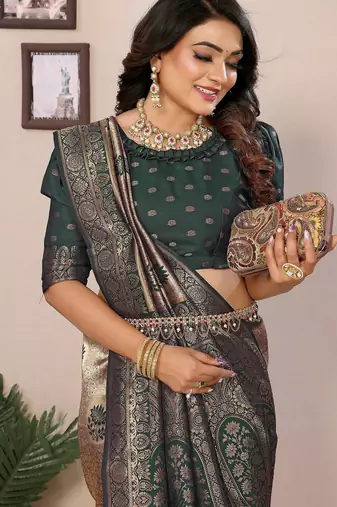 Green color zari weaving handloom Blended silk blend saree with blouse
