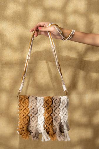 Coxcomb sling bag