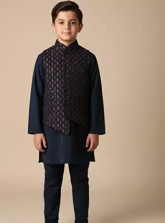 Blue embroidered kurta bandi set for boys